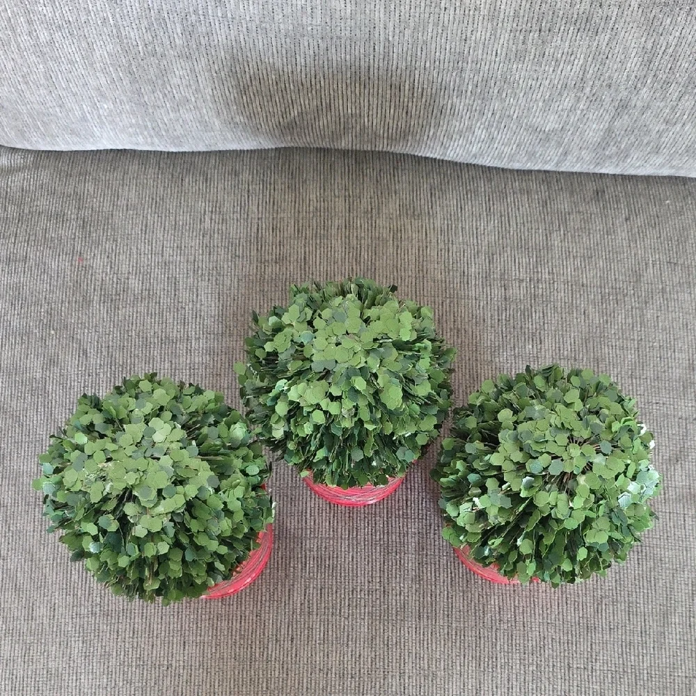 Plaid Red and Green Topiary Set Of Three, NWT